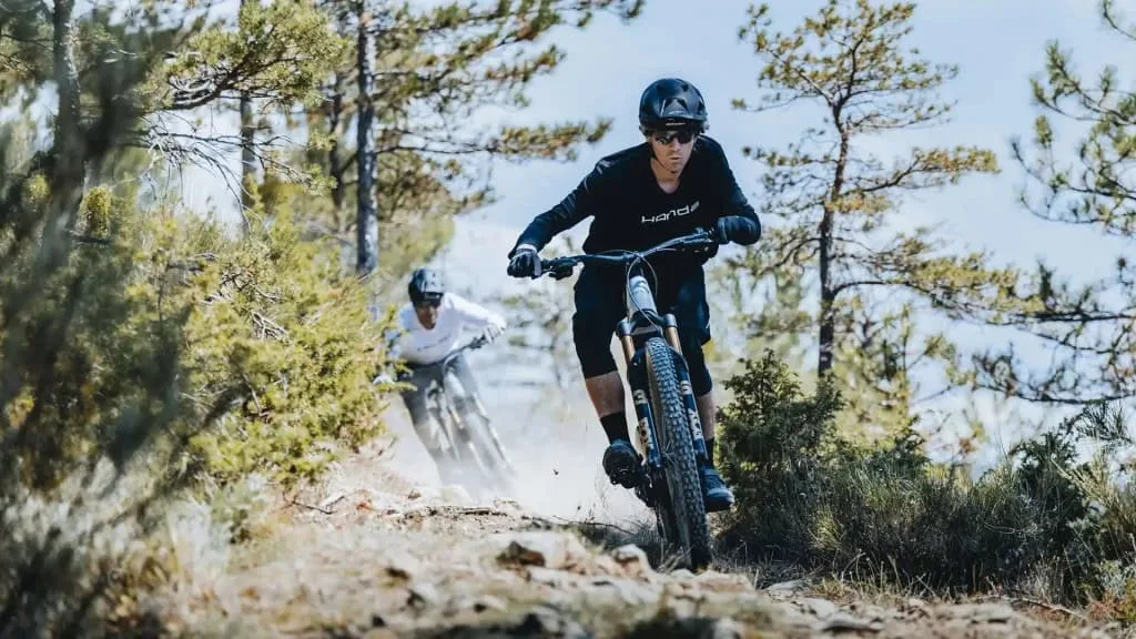 Honda volta ao mundo das mountain bikes após duas décadas com modelo elétrico de visual inspirado em motos