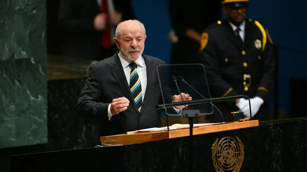 Brasileiros vão decidir nas urnas ‘entre democracia e negacionismo’, diz Lula em tribuna da ONU