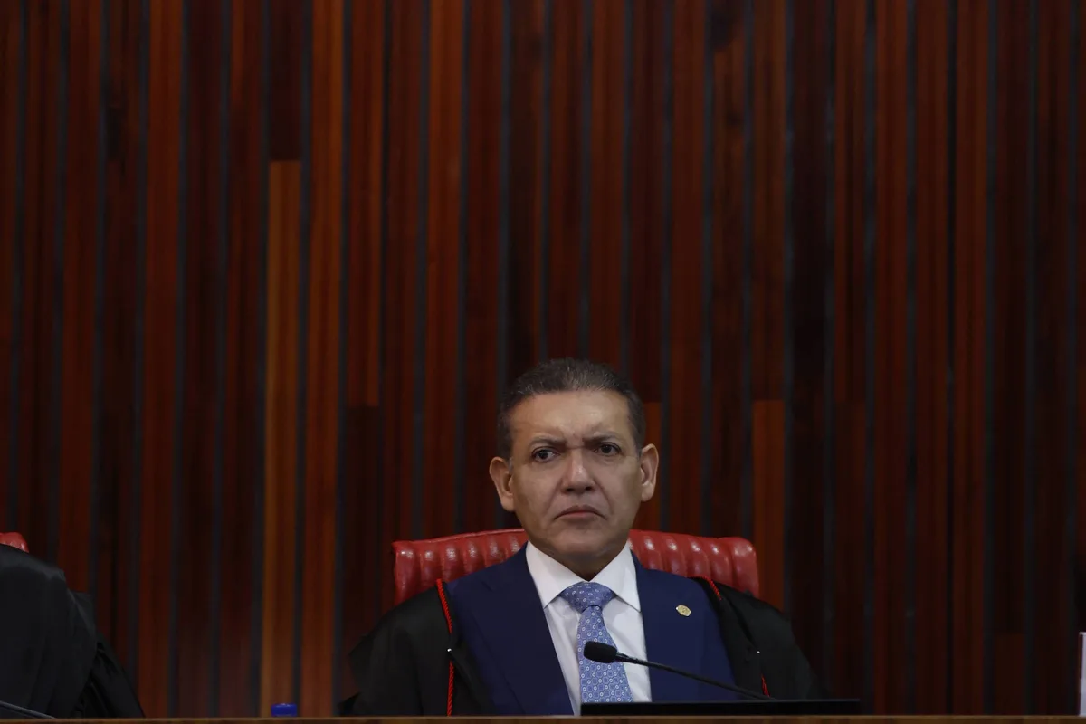 Kassio diz no TSE que 'não é preciso aumentar o tom para ser ouvido' após sessão conturbada no Supremo