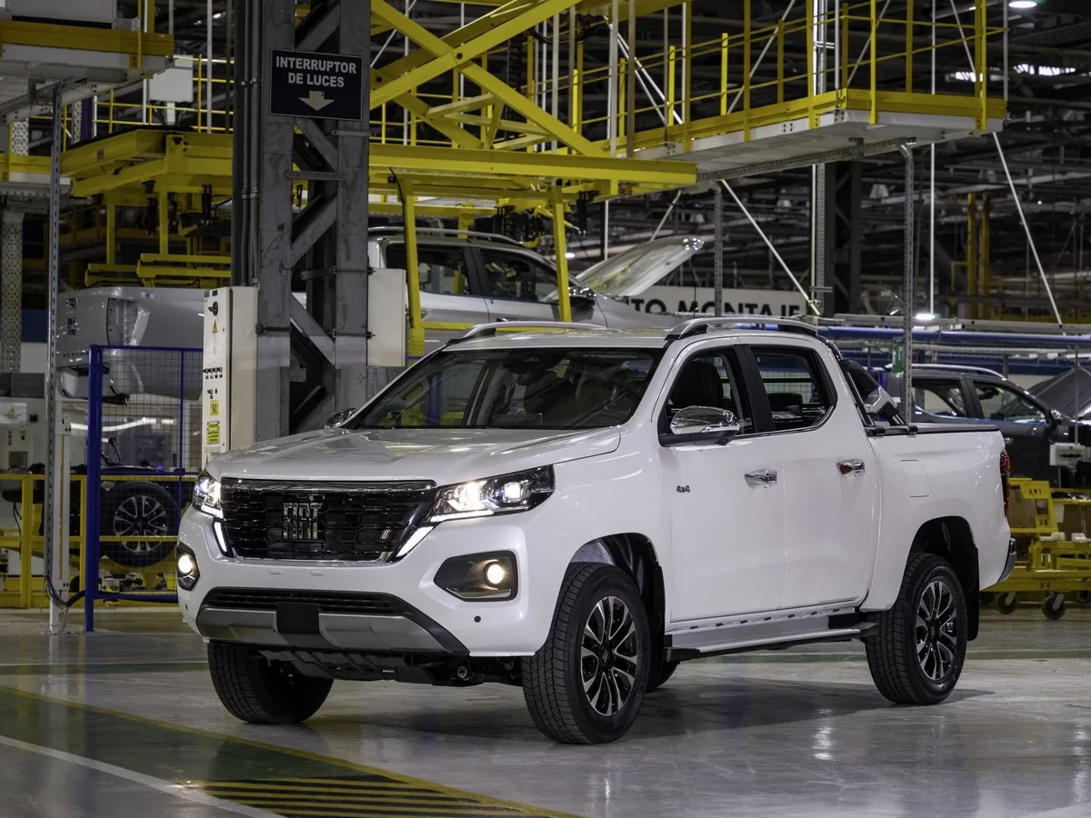 Stellantis, el gigante detrás de Fiat y Peugeot, evalúa cerrar sus plantas en el país tras invertir u$s 1000 millones