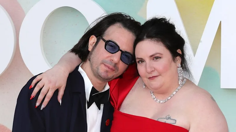 Lena Dunham welcomes baby daughter via surrogate