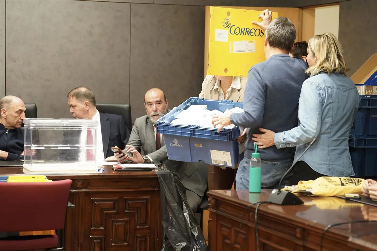 El Gobierno recurre la cautelar del Supremo sobre la ‘ley de nietos’ y alerta de que casi 170.000 nacionalizados pueden quedarse meses sin ejercer el derecho al voto