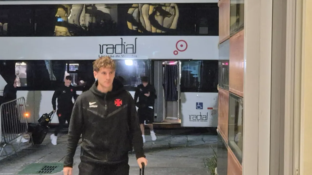 Vasco chega a Salvador para enfrentar o Vitória; veja provável escalação