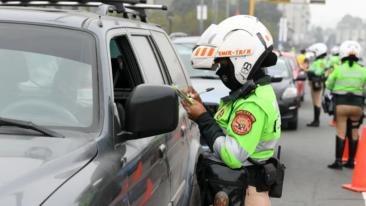 Nuevas reglas de tránsito entrarán en vigor en estos días de octubre con multas: todos los detalles