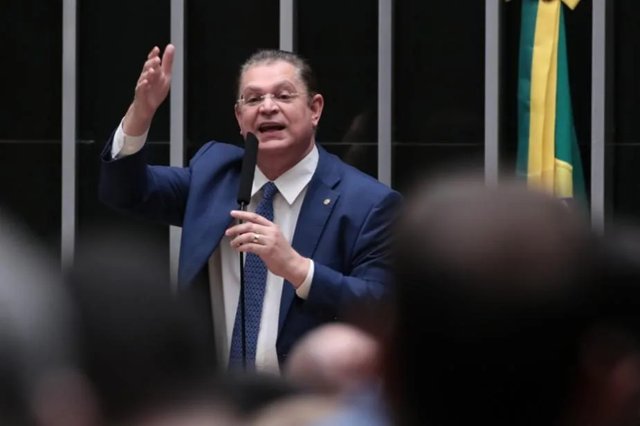 Apoio do Republicanos a Flávio arrefece sonho de aliado de Malafaia em se candidatar à Câmara