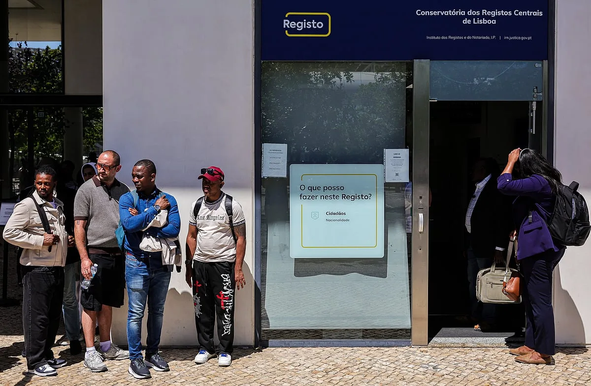 Nacionalidade por residência: espera chega aos 33 meses e Porto está sete meses atrás de Lisboa