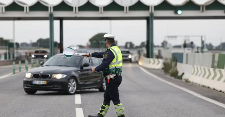 1 em 4 condutores mortos tinha álcool acima do crime