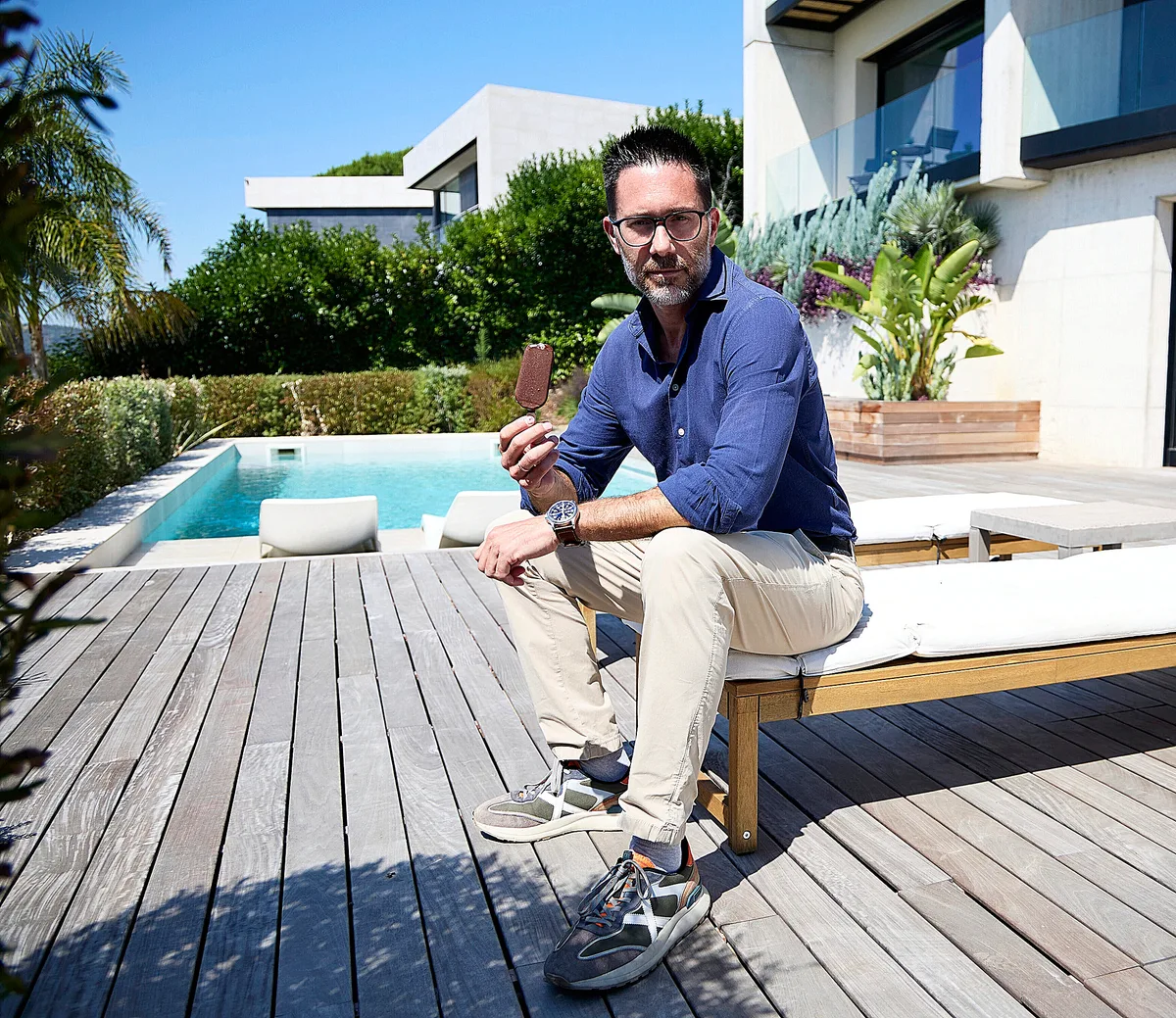 Pablo Escayola: "En Barcelona el dueño de una casa de 10 millones puede ir con camiseta en un Smart. Eso en Madrid no pasa"
