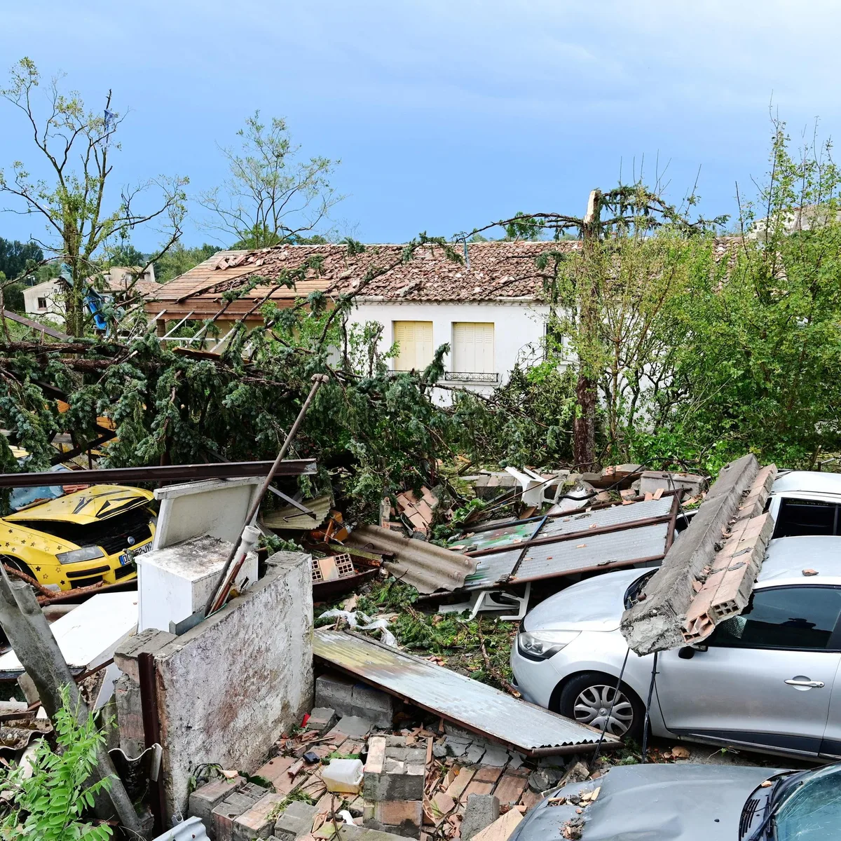 Präfektur Aude - Tornado richtet Schäden in Südfrankreich an - 26 Verletzte