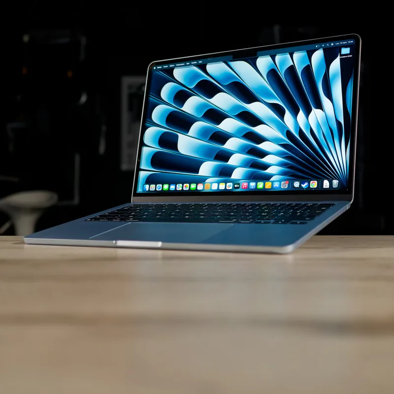 Actualité : Bon plan – L'ordinateur Portable Apple MacBook Air 13 pouces (M4) 16 Go / 256 Go "5 étoiles" à 1 075,44 €
