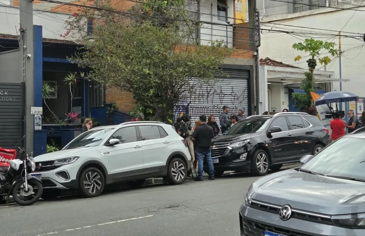 Noivas invadem loja por não receberem vestidos às vésperas de casamento