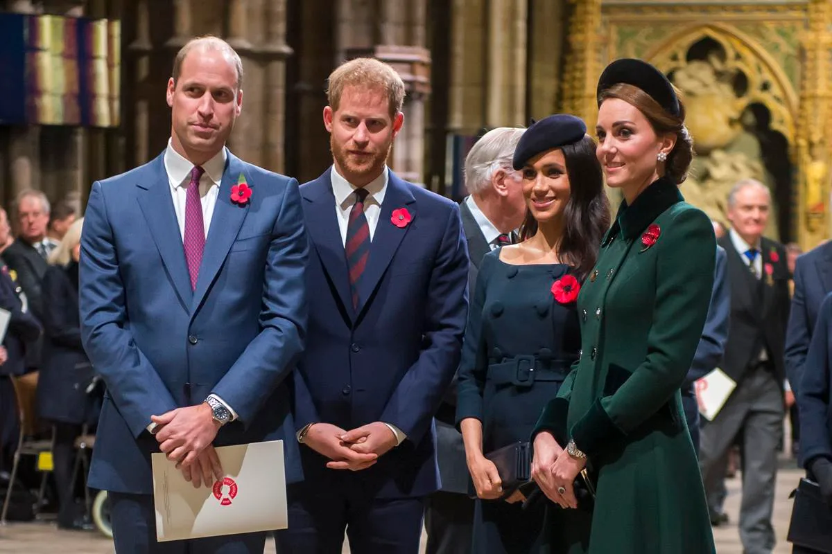 William e Kate voltam ao Reino Unido na mesma semana que Harry e Meghan