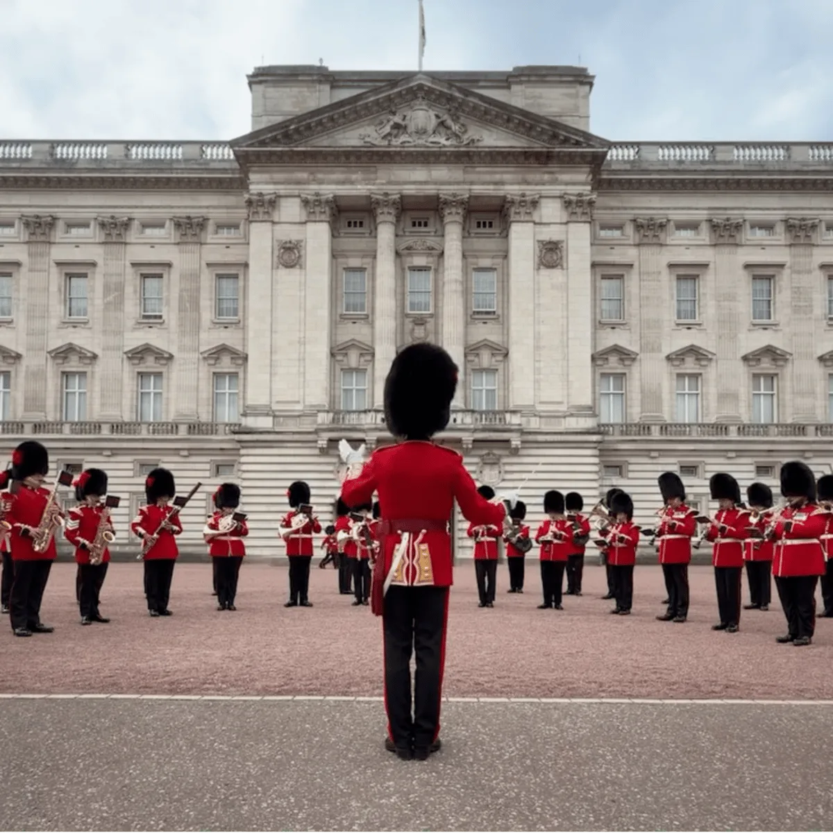 Dolly Parton’s 9 To 5 played at Changing the Guard in Royal Family's tribute to country music superstar