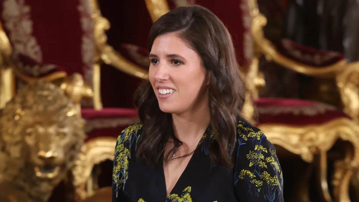 De Teresa Urquijo y su vestido oriental a Ana Rosa Quintana que arriesga con 'animal print': los looks de las invitadas al besamanos del Palacio Real por el Día de la Hispanidad