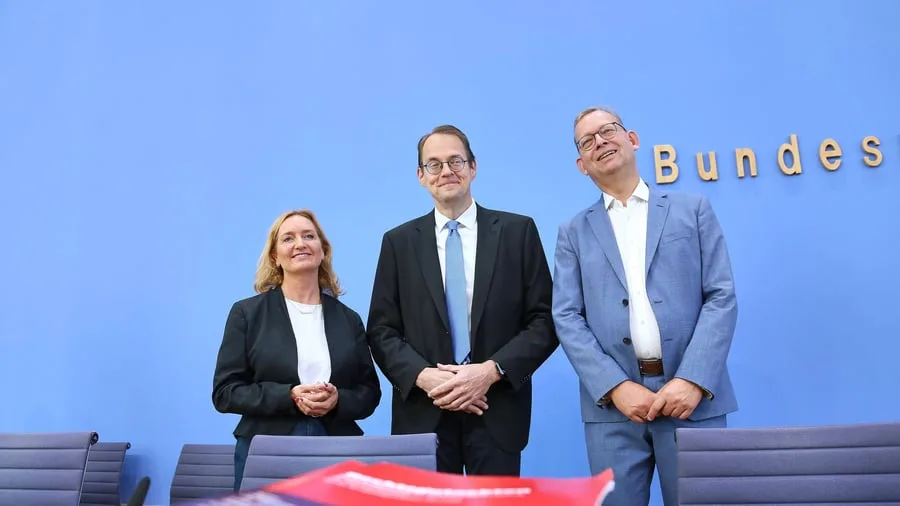 Immobilien: Vor Berlin-Wahl: Linke startet neuen Anlauf für verfassungsgemäßen Mietendeckel