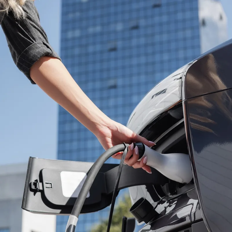 Actualité : Une charge d'une demi-heure facturée presque 14 000 € : la mésaventure redoutée par tous les conducteurs de voiture électrique