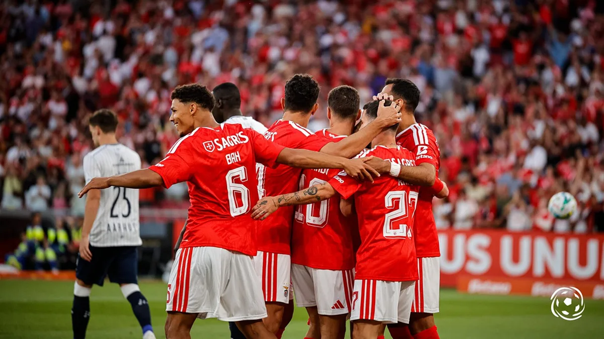 Imprensa espanhola avança que o Benfica apresentou proposta por lateral-esquerdo do Barcelona