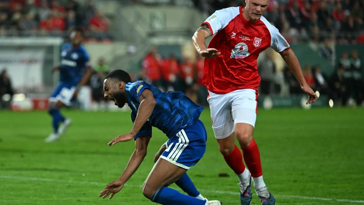 HFC verliert nach Verlängerung: Erst Tor, dann K.o.: Kastulls Pokal-Drama gegen Schalke