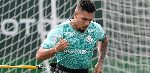 Palmeiras prepara Paulinho para jogo de volta contra Santos e é baixa hoje