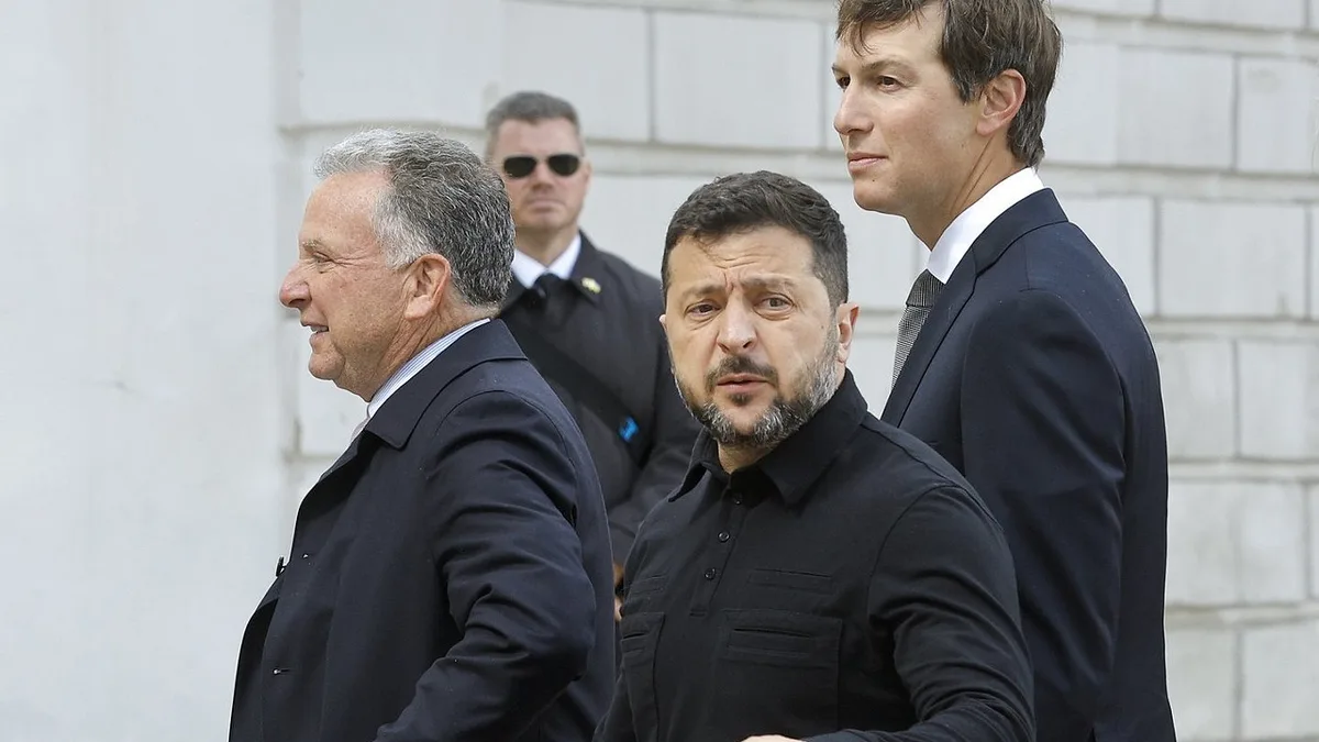 Zelensky diz que só vai a Moscovo "num míssil"