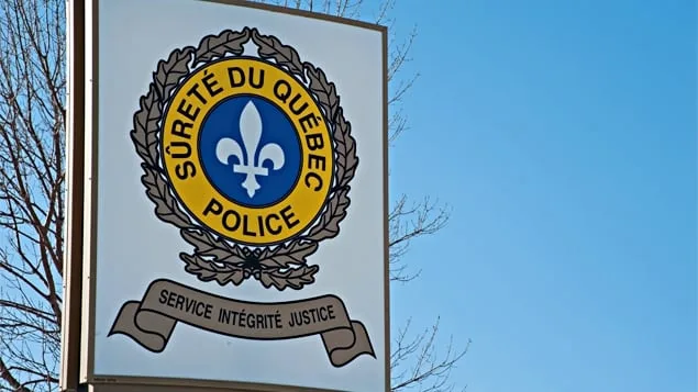 6 people injured after vehicle strikes pedestrians in Saint-Tite, Que.