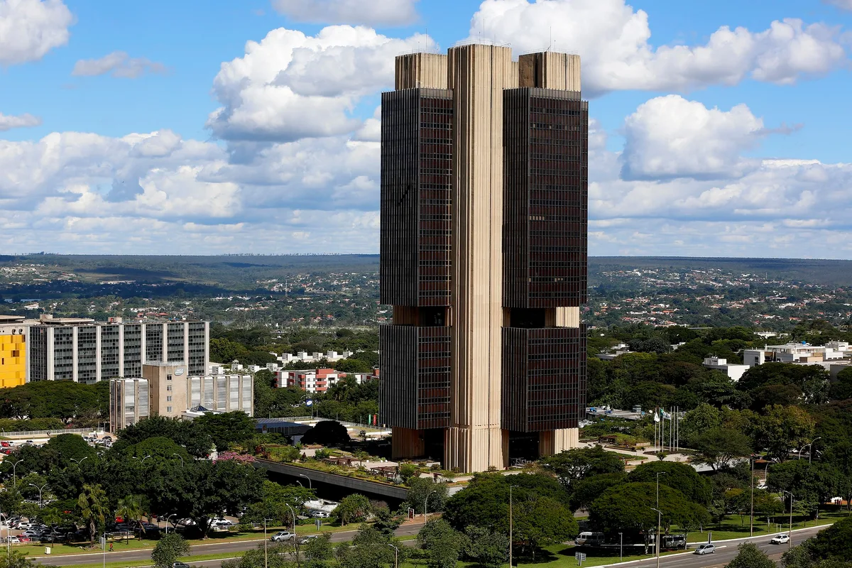 Brasil segue com o maior juro real do mundo mesmo após novo corte da Selic; veja ranking