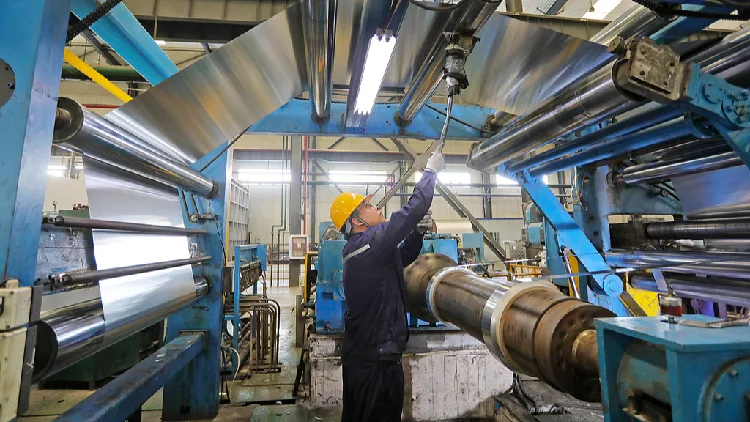 China to support 3 mln industrial workers in skills upgrading by 2030