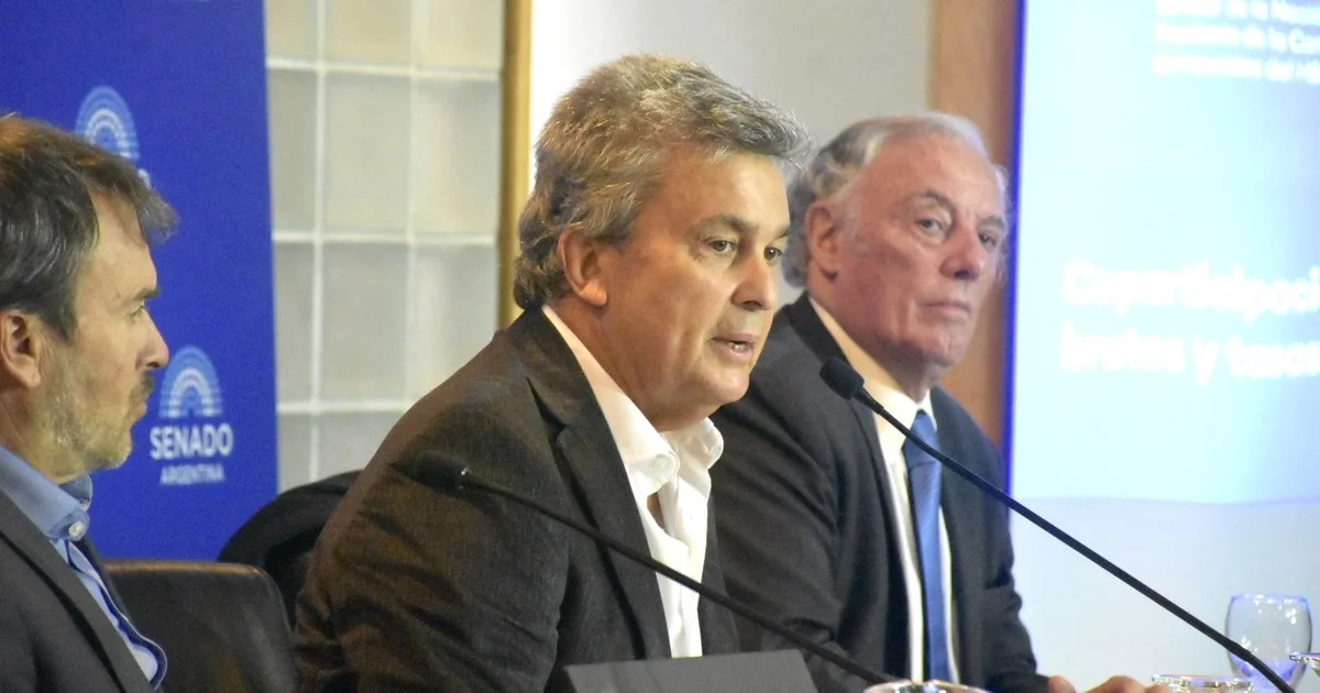 El radicalismo busca instalar el debate sobre una reforma de la coparticipación impositiva federal