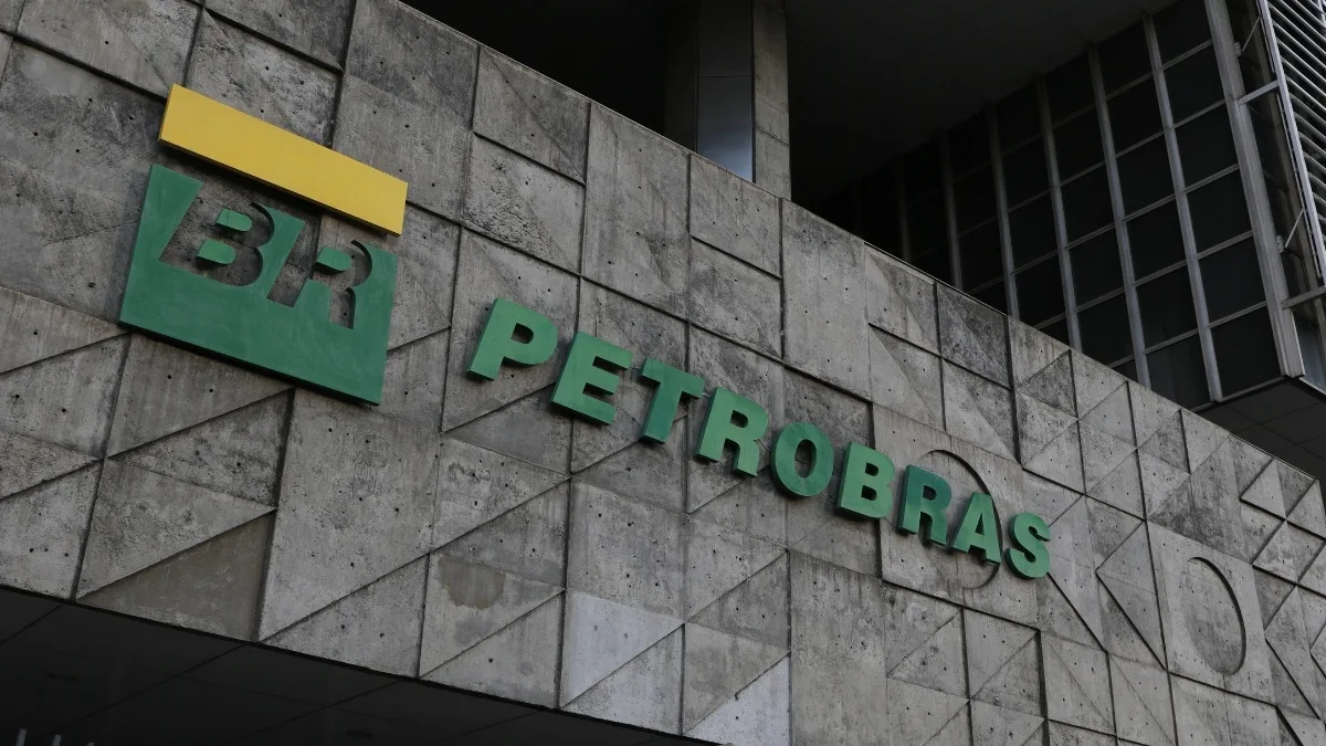 Concurso público de empresa da Petrobras tem salário inicial de até R$ 15 mil; inscrições abrem hoje (12)