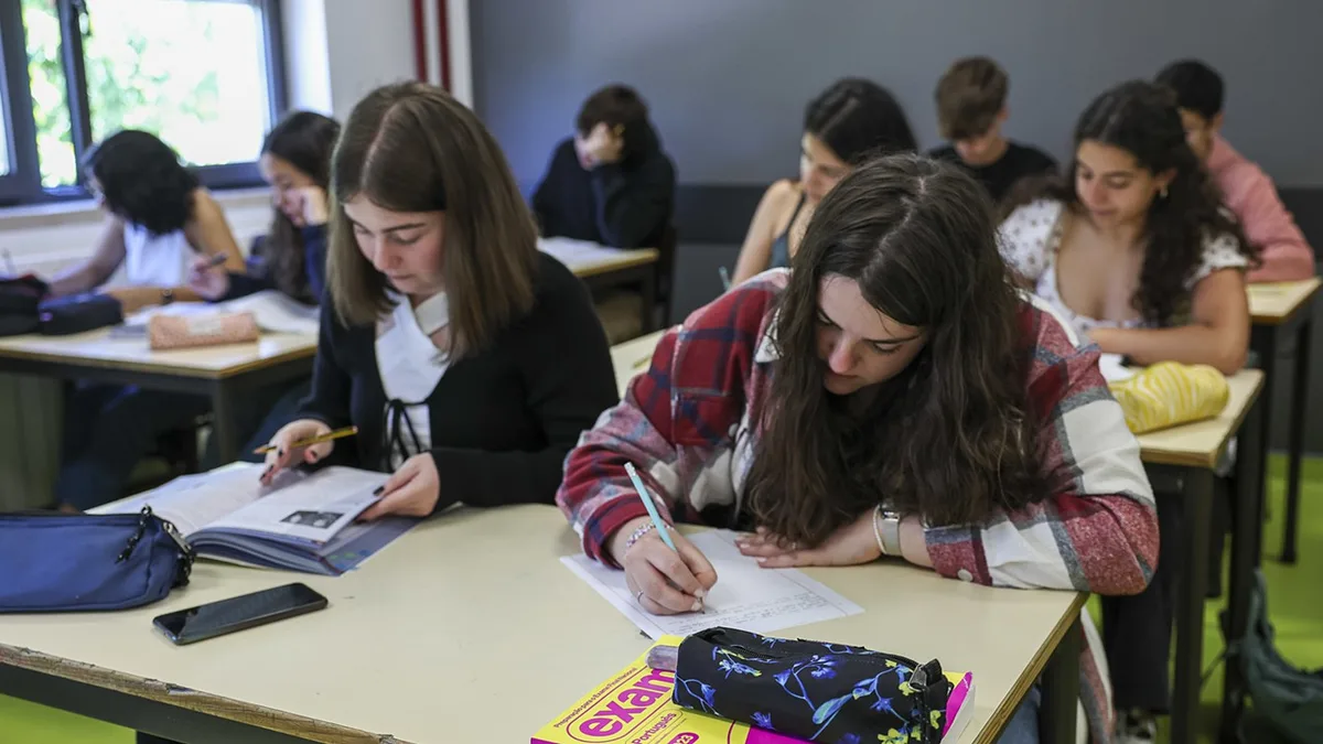 Aprovada comissão de inquérito ao caos nos exames nacionais, (só) PSD e CDS votaram contra