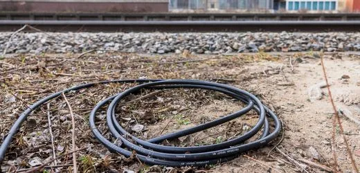 Backnang: Kabel an Bahnstrecke beschädigt – Staatsschutz ermittelt