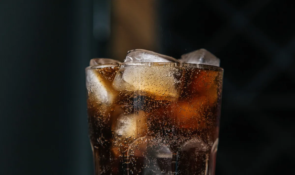 Tomar refrigerante diet realmente ajuda a emagrecer? Este estudo testou ideia