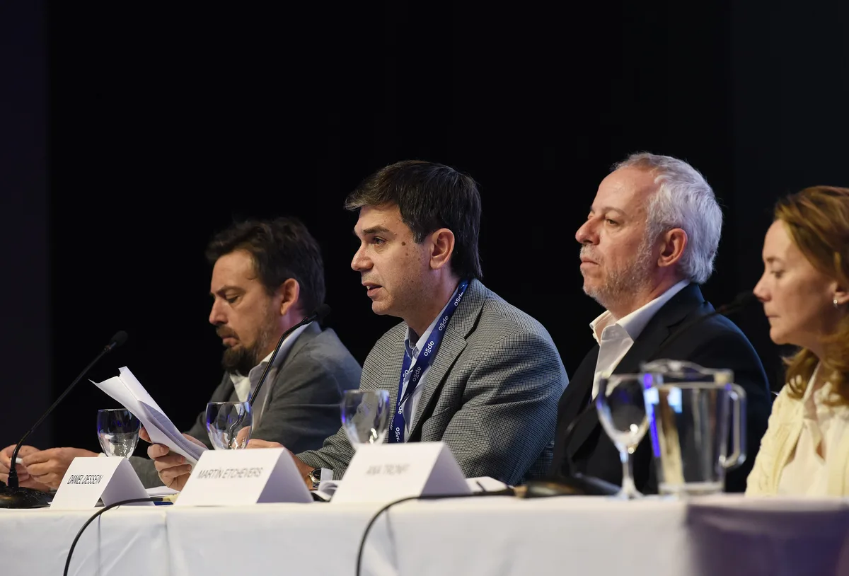 Adepa rechazó los insultos de Milei a medios y periodistas: “Incluyeron expresiones de una violencia inusual para el debate democrático”