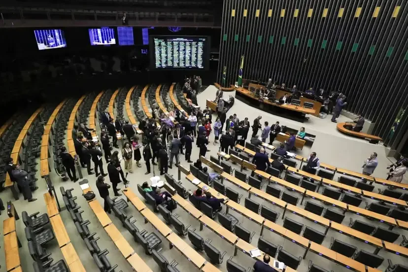 Câmara deve instalar comissão sobre redução da maioridade penal nesta quarta