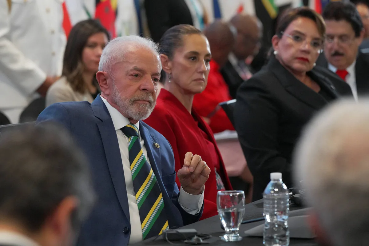 Lula liga para presidente do México e entrega proposta de Janja contra feminicídio