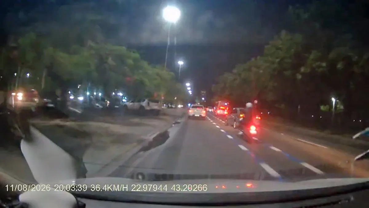 Ex-deputado Alexandre Freitas é arremessado de moto após acidente na Lagoa; motorista deixou local sem prestar socorro, diz esposa