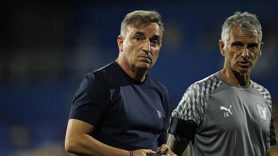 Carvalhal: «No jogo com o Santa Clara esperamos correspondência à evolução da equipa»