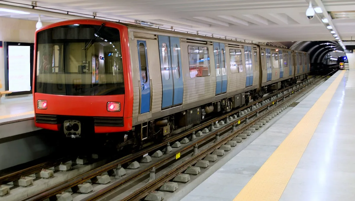 Nova sinalização prometida para melhorar fiabilidade da Linha Azul continua em fase de testes