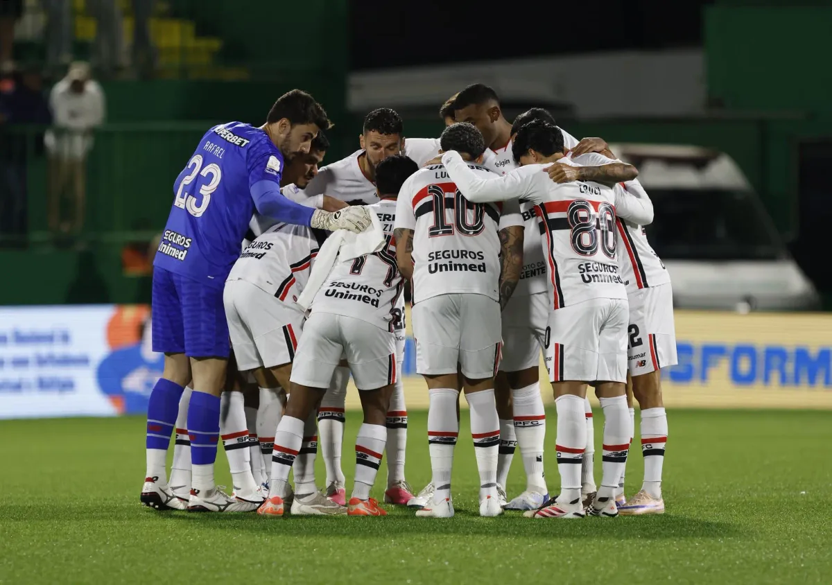Atuações do São Paulo: ninguém se salva em derrota para a Chapecoense