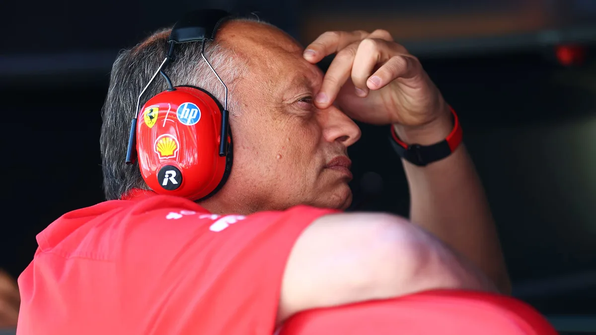 Ferrari explica estratégia após críticas de Lewis Hamilton na Holanda