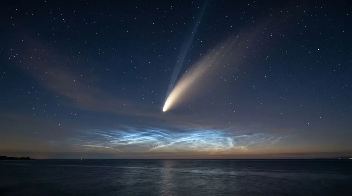 Um cometa brilhante atravessou nuvens luminosas antes do amanhecer: sequência de 240 fotos mostra por que o NEOWISE marcou o céu de 2020
