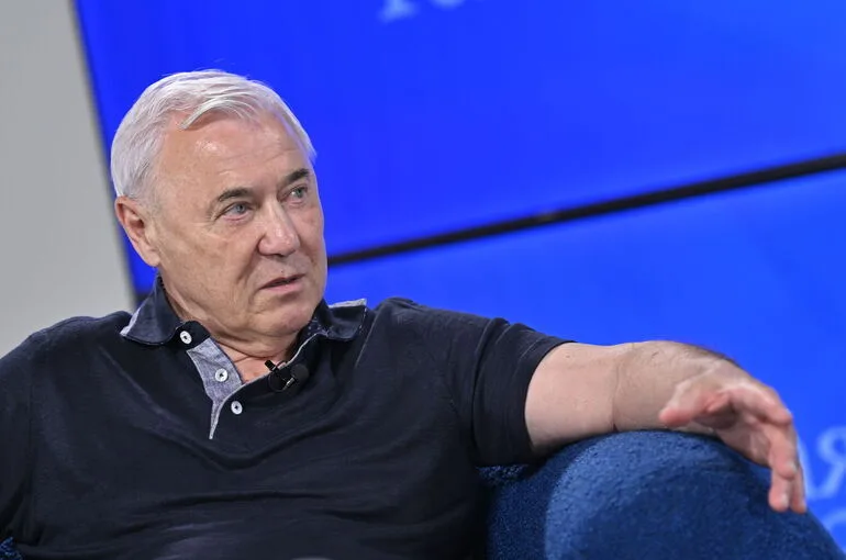 Депутат Аксаков назвал главную цель внедрения универсального платежного кода