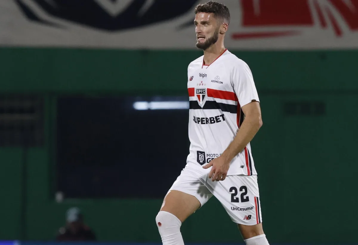 Recém-chegado, Domingos Duarte se firma na defesa do São Paulo