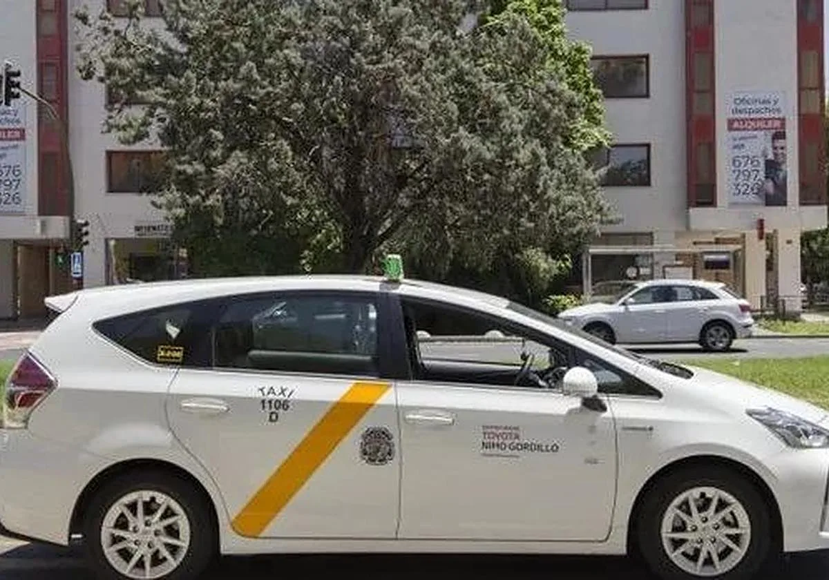 La Policía Local detiene a un cliente británico que apuñaló múltiples veces a un taxista de Sevilla