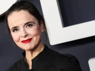 ENTRETIEN. Amélie Nothomb : « L’oiseau est tellement notre maître en tout »