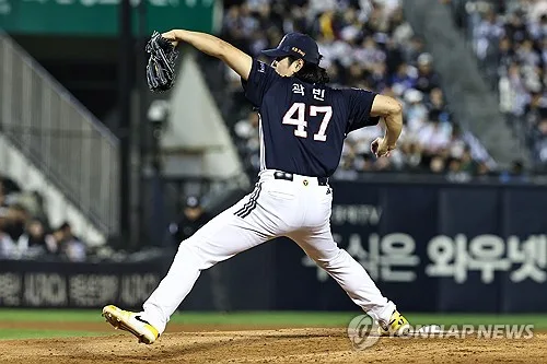 '2관왕' 두산 곽빈, 제13회 최동원상 수상…상금 2천만원