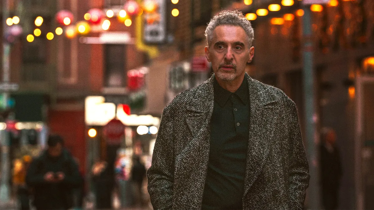 Hollywood Legend Gives Career-Best Turn in Perfect Crime Movie
