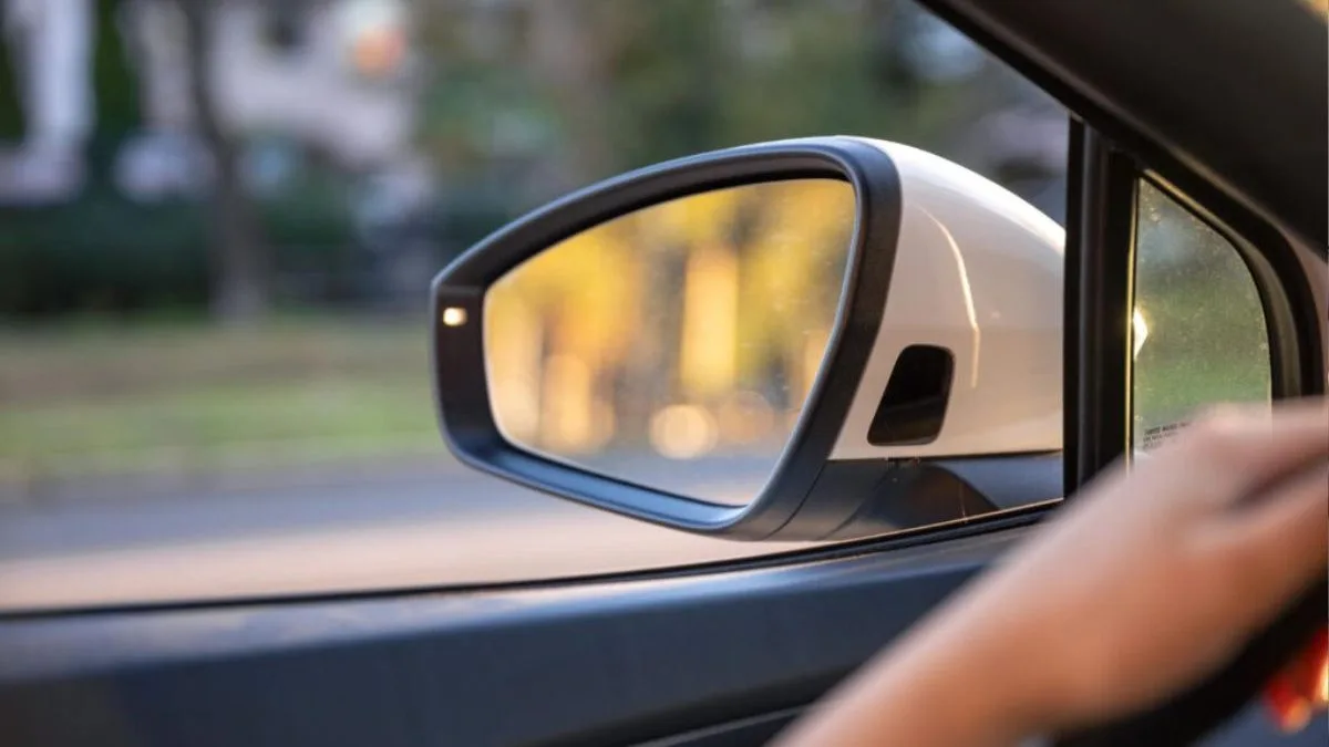 Lei do Retrovisor em vigor: veja como espelho trincado ou solto pode render multa de R$ 195 e 5 pontos na CNH