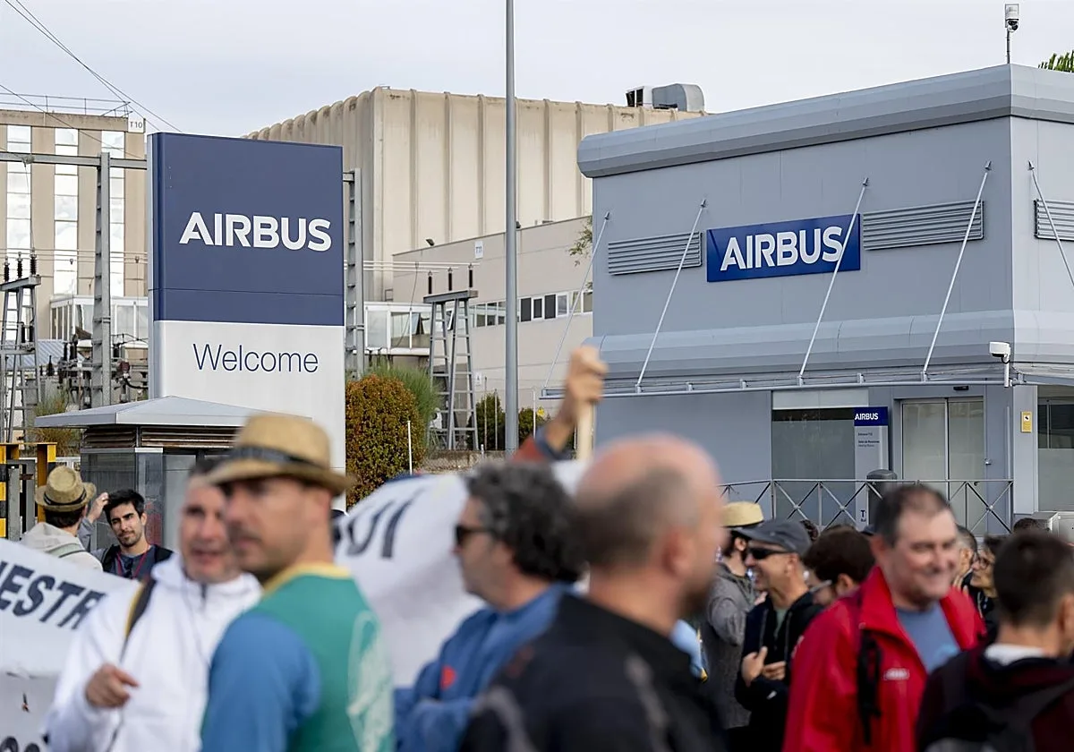 Airbus ofrece ligar los sueldos al IPC real y un 7,6% más para frenar la huelga