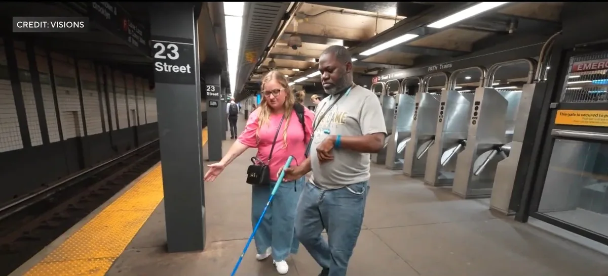 Nueva York prueba herramientas de inteligencia artificial para mejorar la autonomía de personas con discapacidad visual